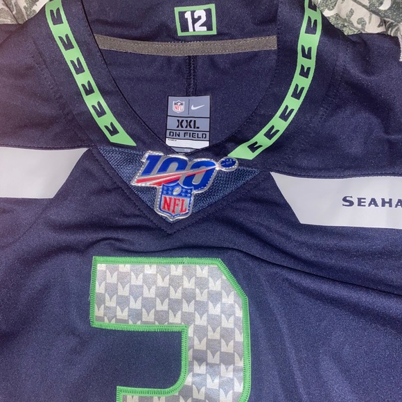 RUSSELL WILSON JERSEY - Picture 4 of 7